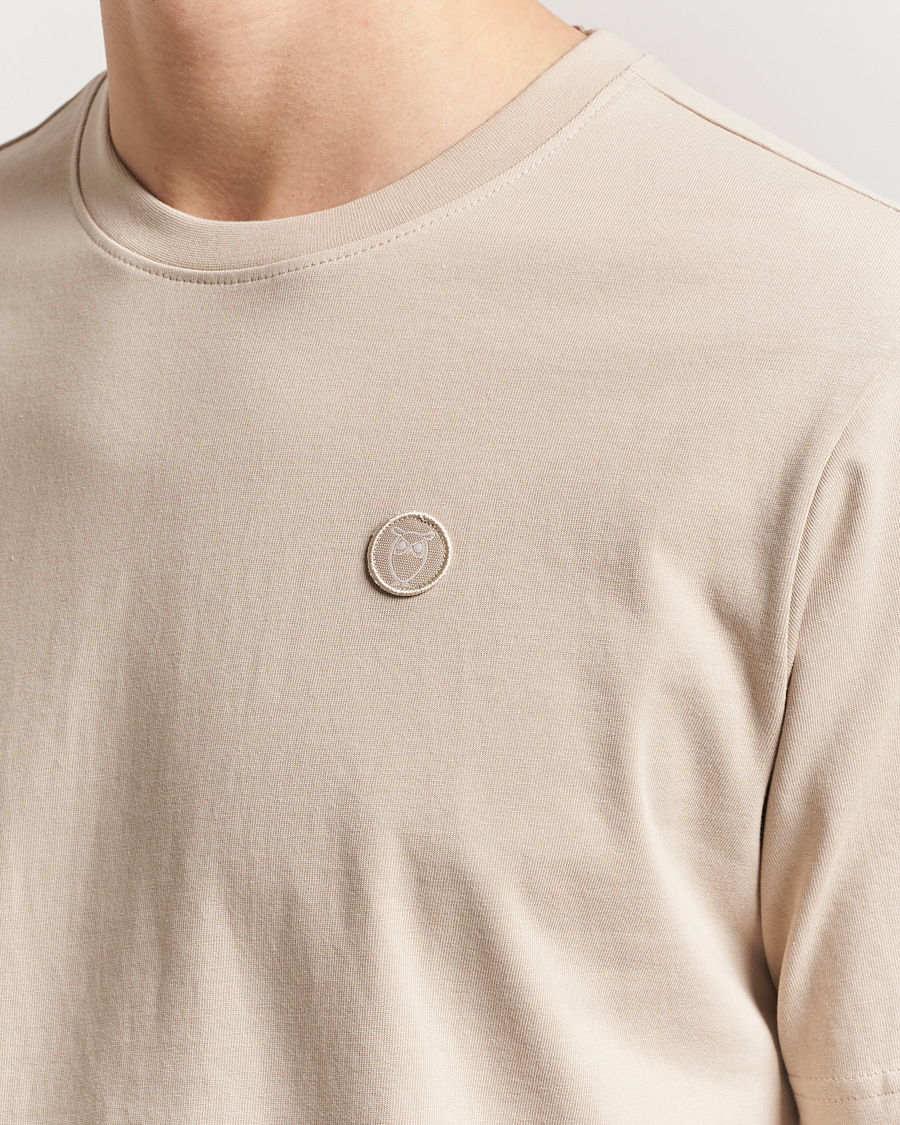 Men | T-Shirts | KnowledgeCotton Apparel | Loake Badge T-Shirt Beige