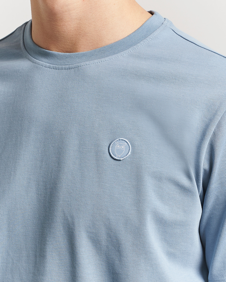 Men | T-Shirts | KnowledgeCotton Apparel | Loake Badge T-Shirt Ashley Blue