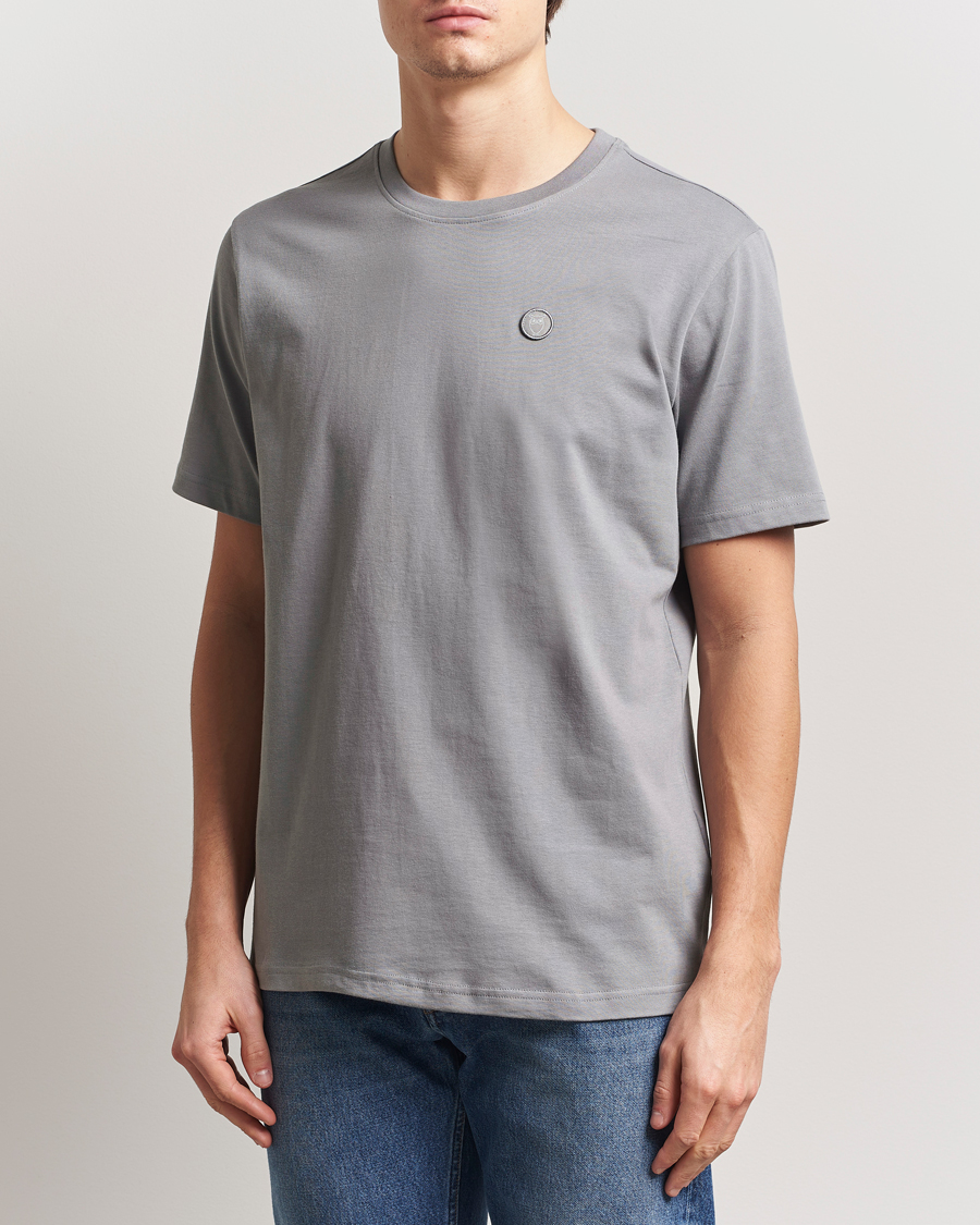 Men | T-Shirts | KnowledgeCotton Apparel | Loake Badge T-Shirt Grey