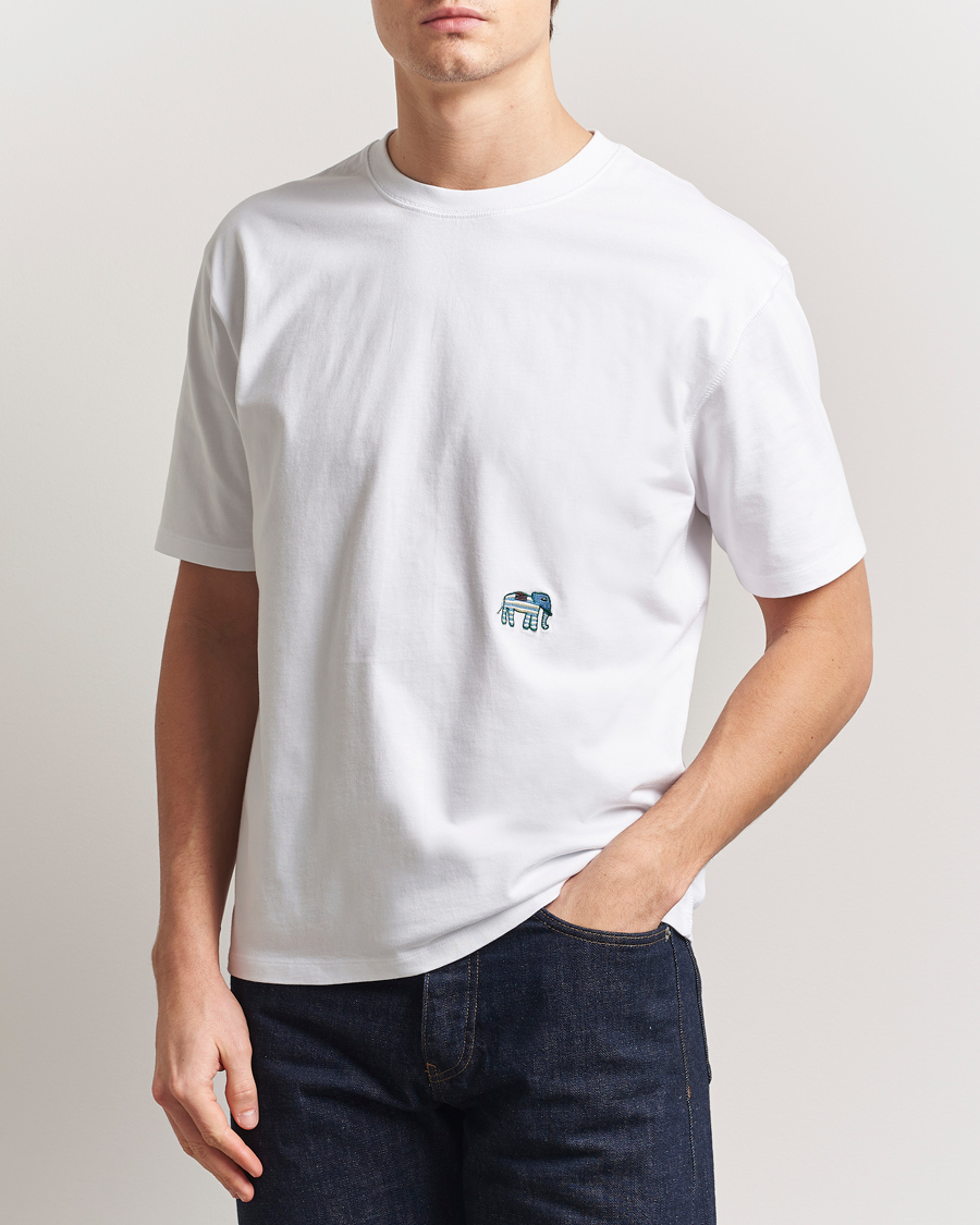 Men | T-Shirts | Drake's | Elephant Graphic Print Hiking T-Shirt Ecru
