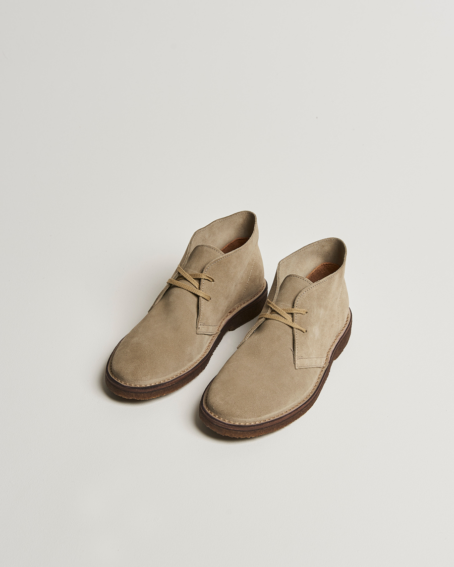 Men | Boots | Drake's | Clifford Suede Desert Boots Sand