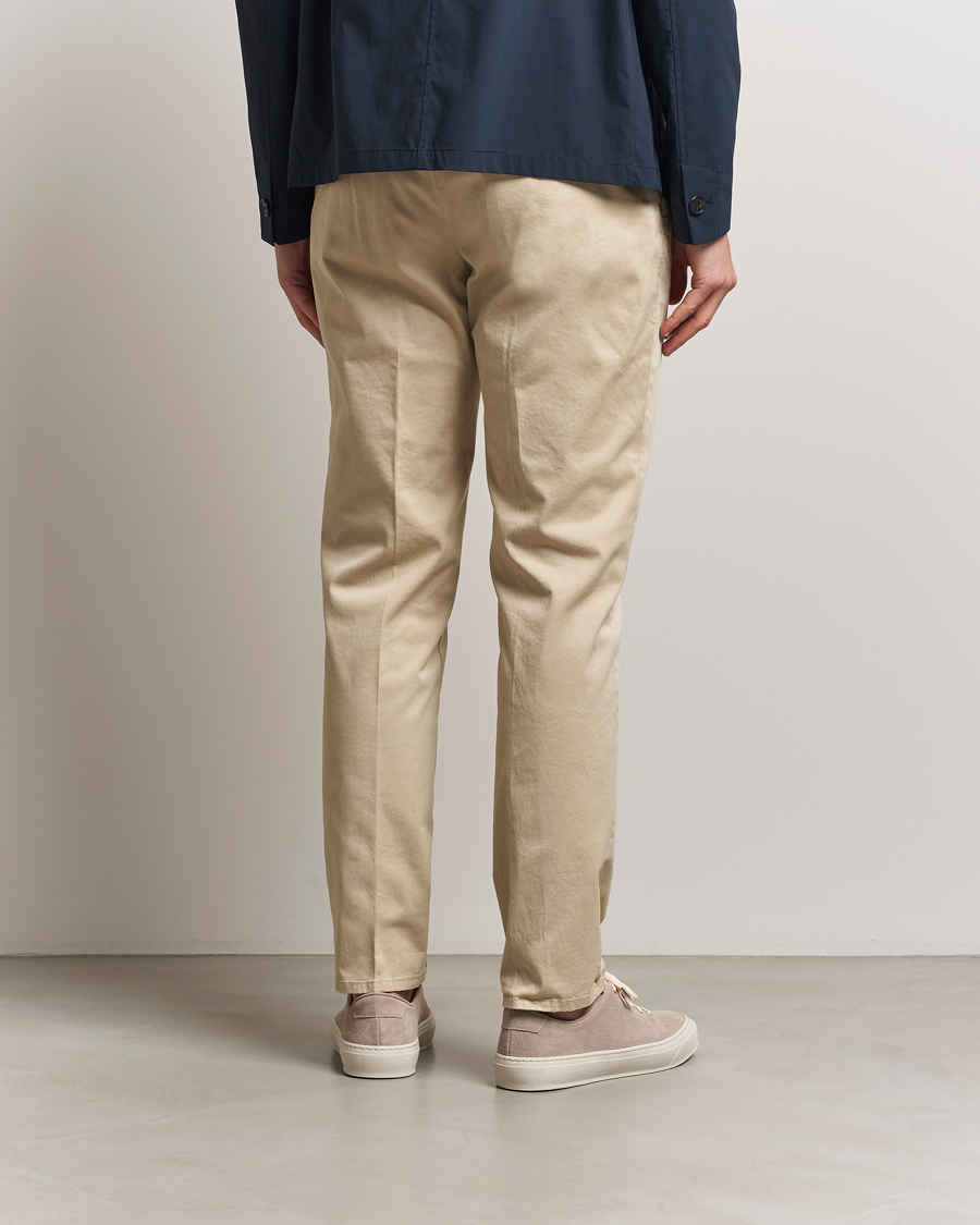 Men | Trousers | Incotex | Tapered Fit Pleated Slacks Light Beige