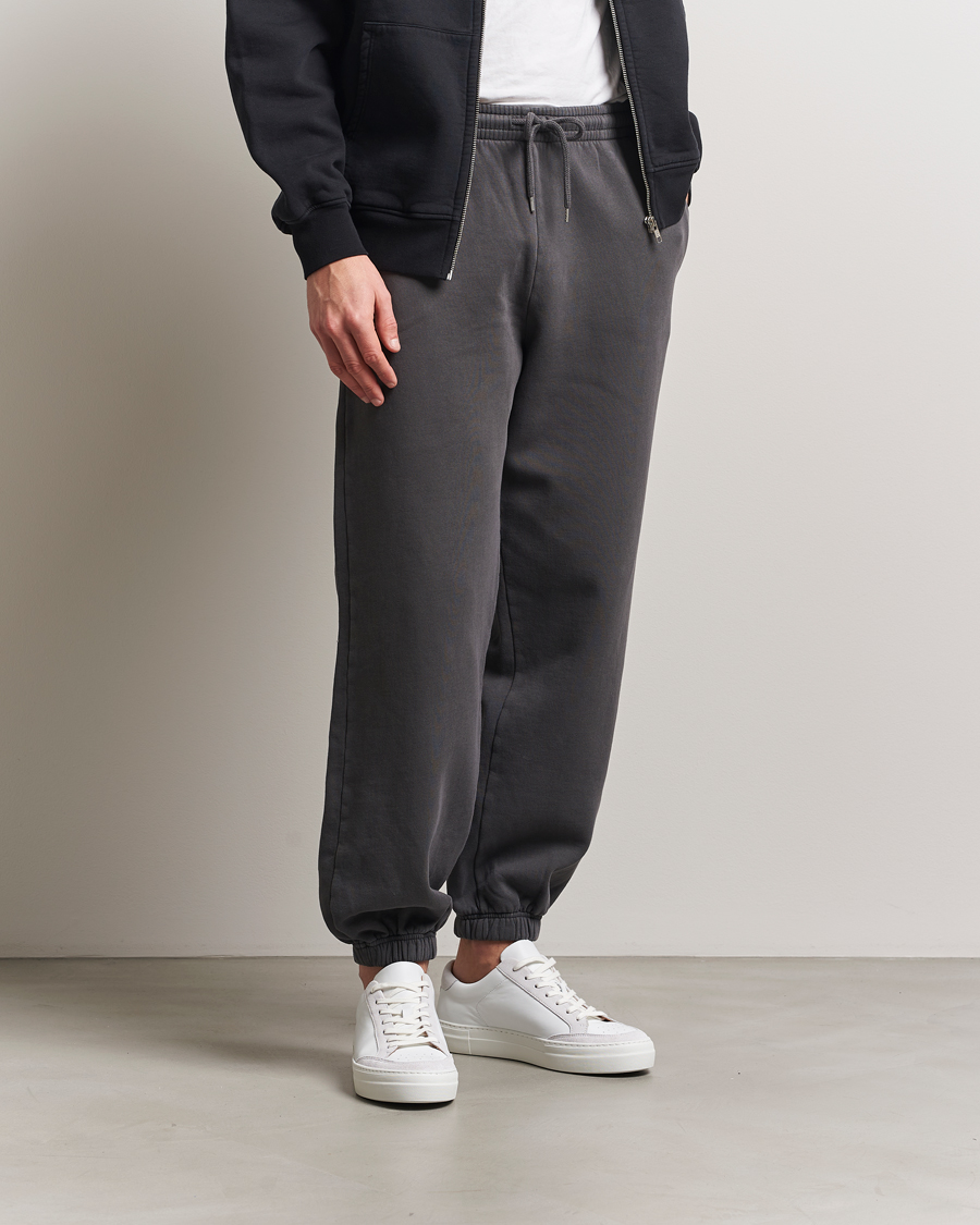 Men | Trousers | Colorful Standard | Classic Organic Sweatpants Lava Grey