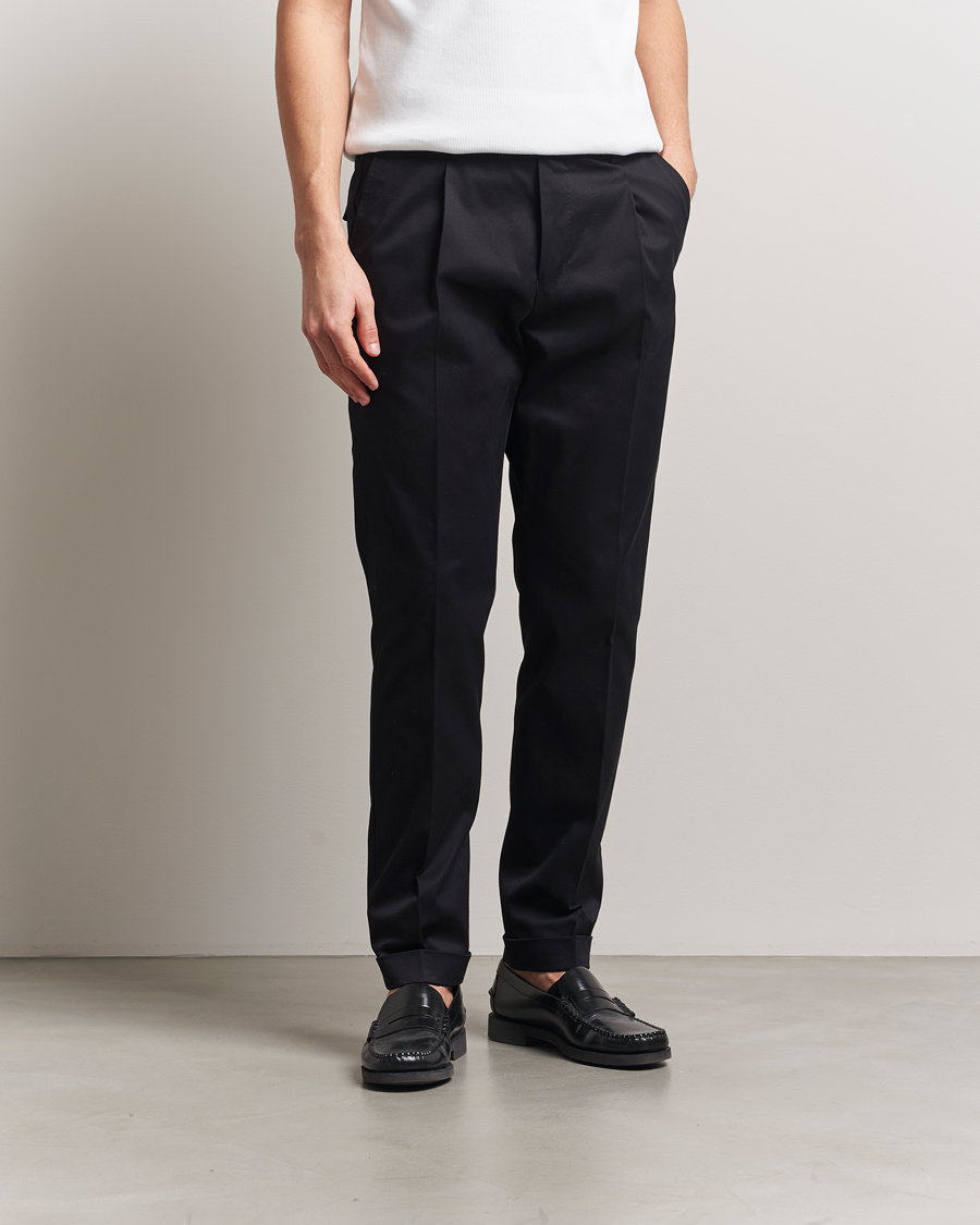 Men | Trousers | Tiger of Sweden | Tenuta Pleated Cotton Trousers Black