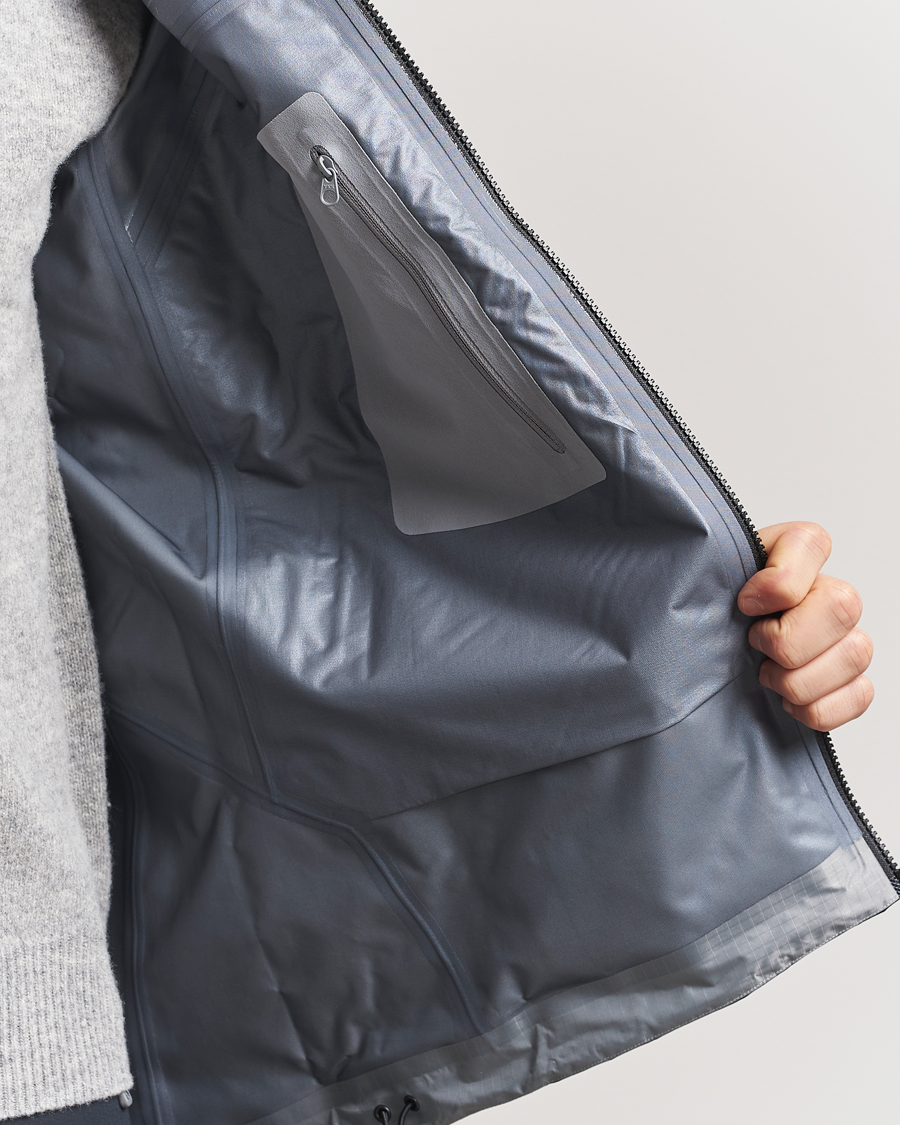 Men | Coats & Jackets | Arc'teryx | Beta Gore-Tex Jacket Black