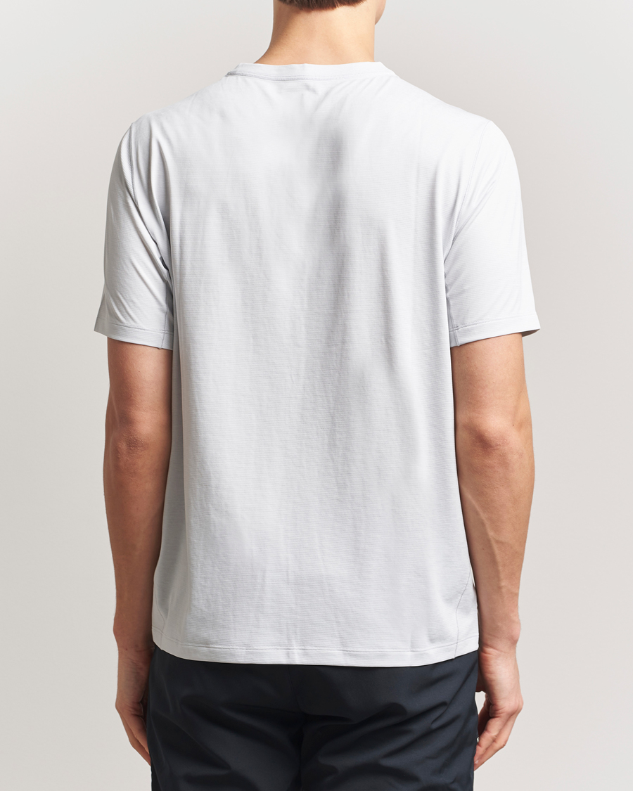 Men | T-Shirts | Arc'teryx | Cormac Bird Logo Crew Neck T-Shirt Atmos Heather