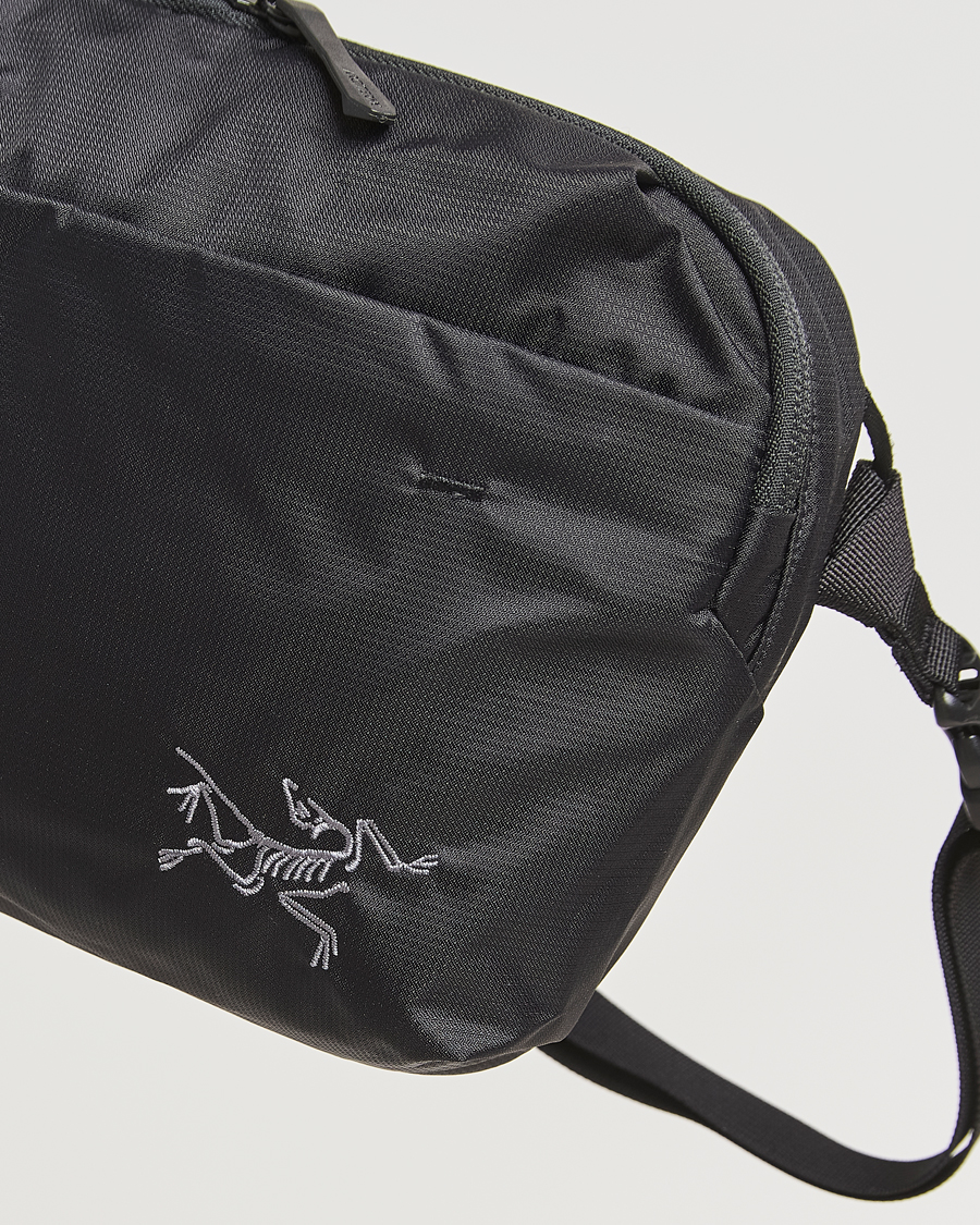 Arc'teryx Heliad Crossbody Bag Black at CareOfCarl.com
