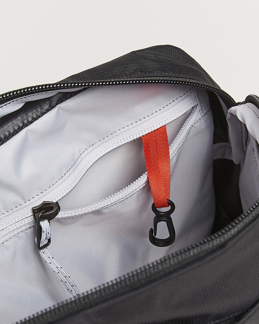 Arc'teryx Heliad Crossbody Bag Black at CareOfCarl.com