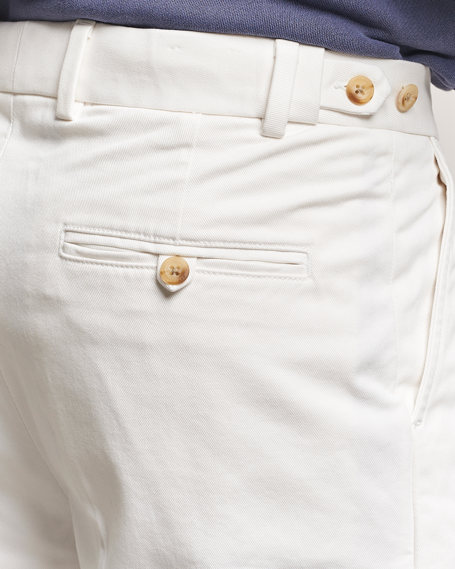 Men | Shorts | GANT 240 Mulberry Street | Regular Fit Dressed Cotton Twill Shorts Eggshell