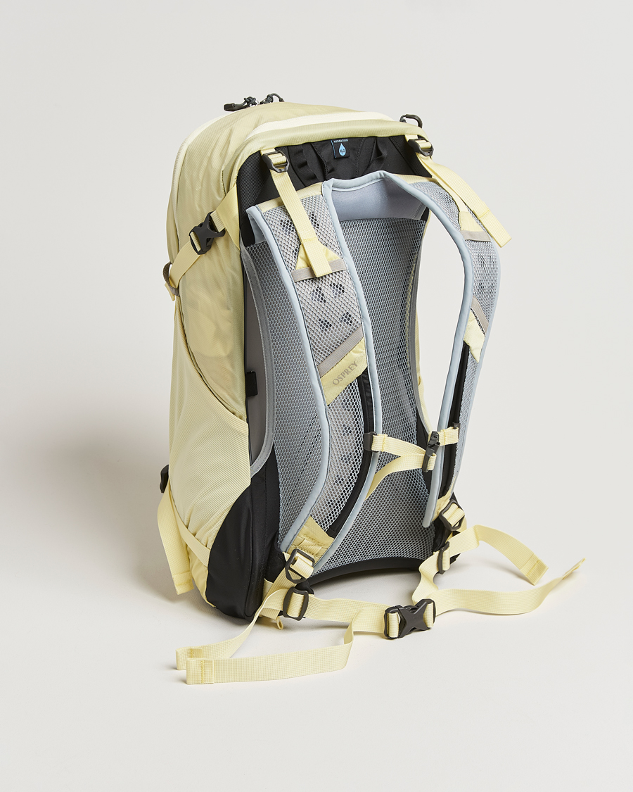Men | Bags | Osprey | HikeLite 26 Stardust Yellow