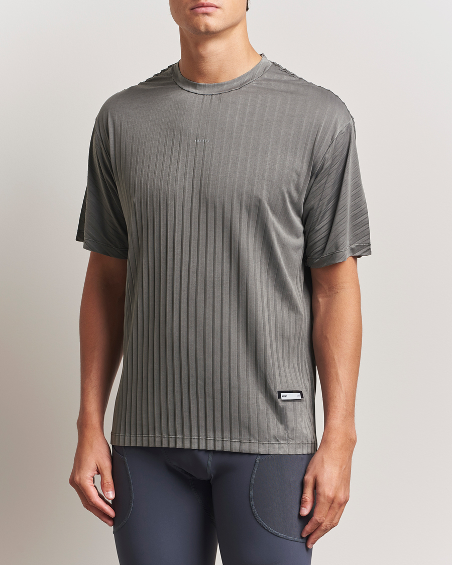 Men | T-Shirts | Satisfy | Pleated AuraLite T-Shirt Mineral Graphite
