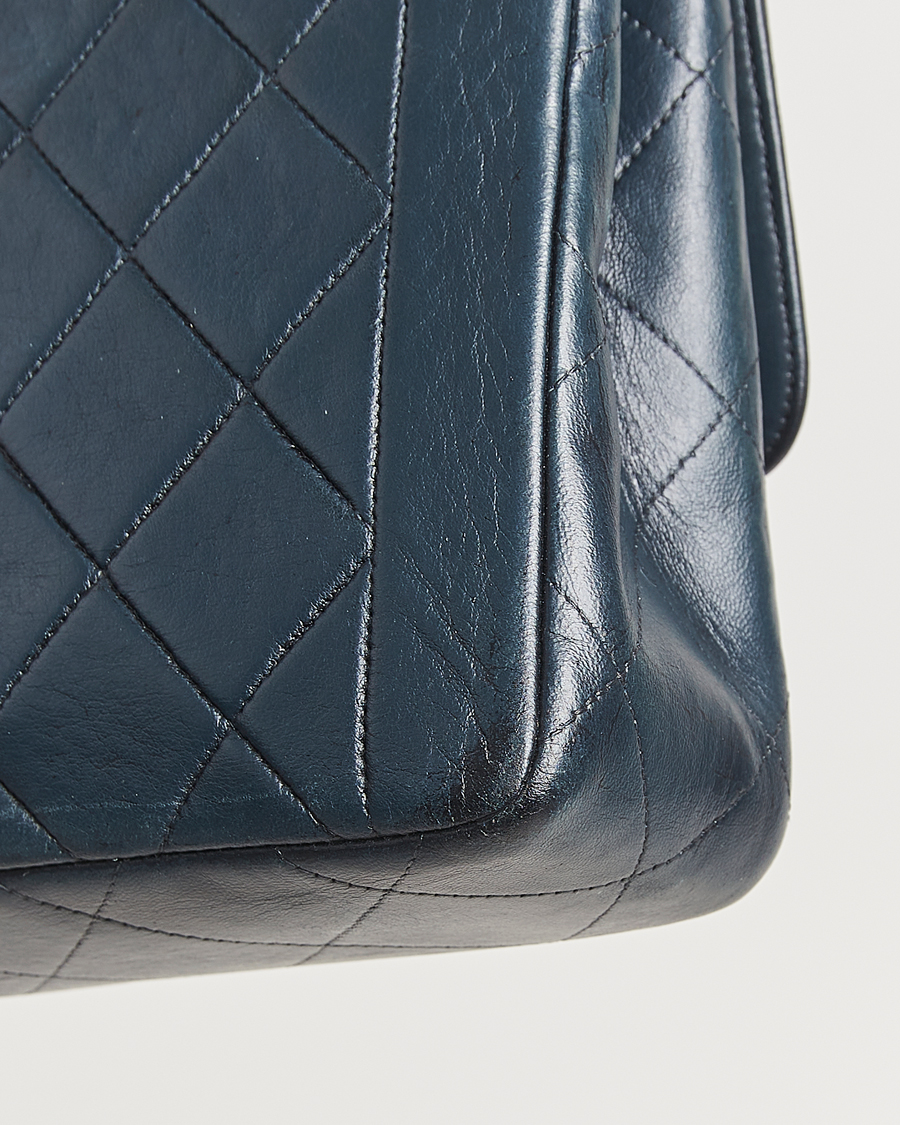 Men | Pre-Owned & Vintage Bags | Chanel Pre-Owned | Classic Medium Single Flap Bag Lambskin Navy