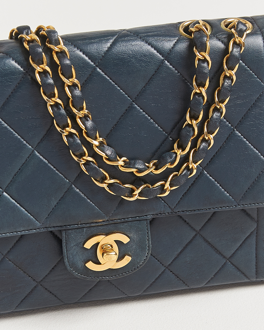 Men | Pre-Owned & Vintage Bags | Chanel Pre-Owned | Classic Medium Single Flap Bag Lambskin Navy