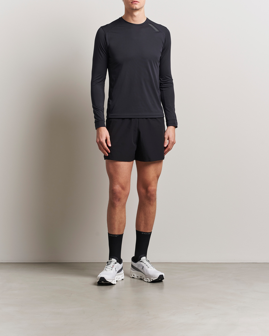 Men | T-Shirts | SOAR Running | Long Sleeve Tech Tee Black