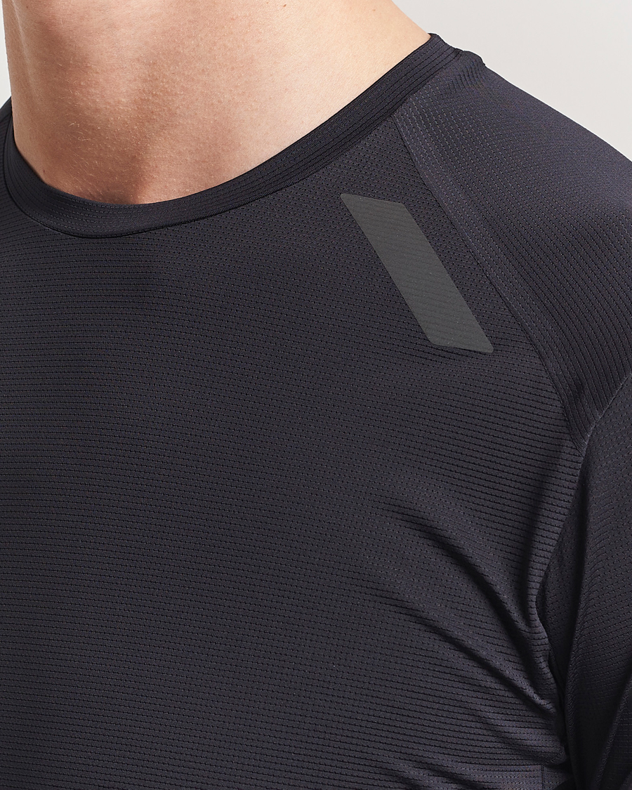 Men | T-Shirts | SOAR Running | Long Sleeve Tech Tee Black