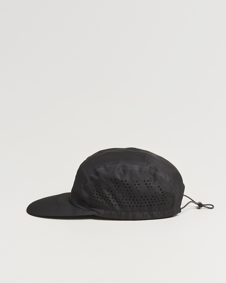 Men | Hats & Caps | SOAR Running | Run Cap Black