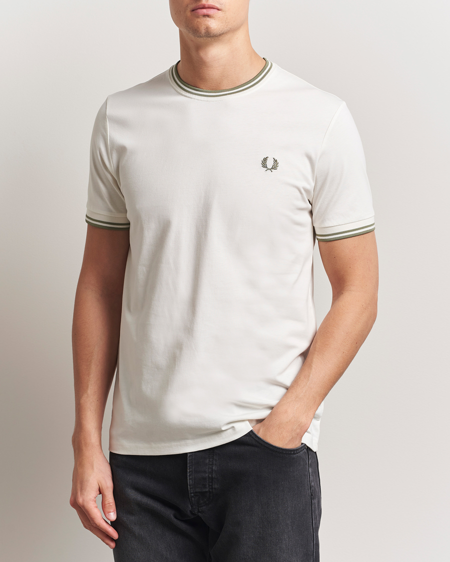 Men | T-Shirts | Fred Perry | Twin Tipped T-Shirt Light Ecru