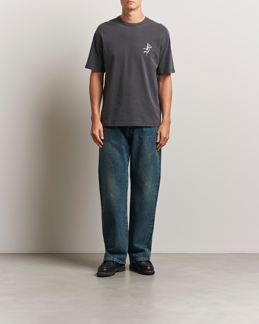 Men | T-Shirts | Samsøe Samsøe | Printed Lily Crew Neck T-Shirt Washed Black