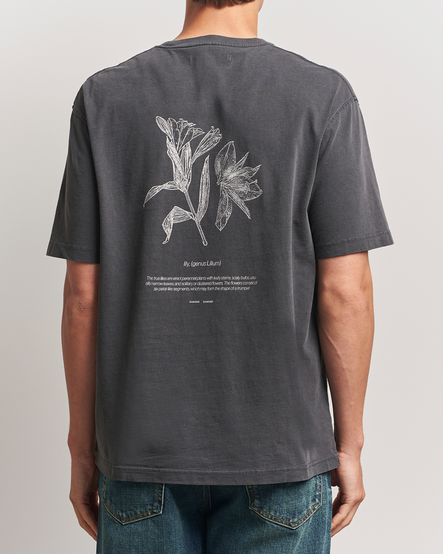 Men | T-Shirts | Samsøe Samsøe | Printed Lily Crew Neck T-Shirt Washed Black
