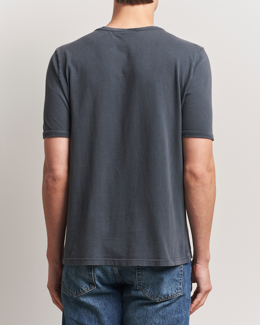 Men | T-Shirts | Nudie Jeans | Ricky Bad News T-Shirt Antracite