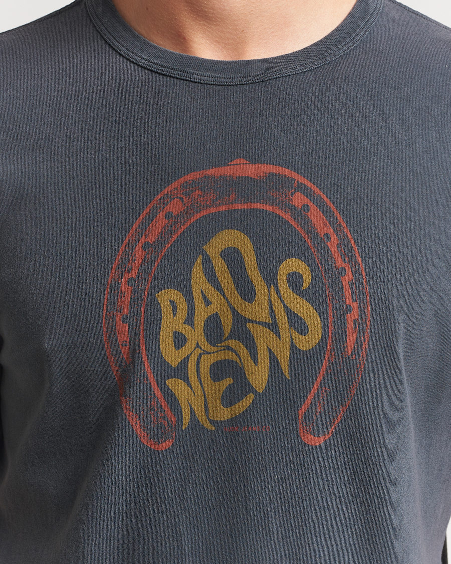 Men | T-Shirts | Nudie Jeans | Ricky Bad News T-Shirt Antracite