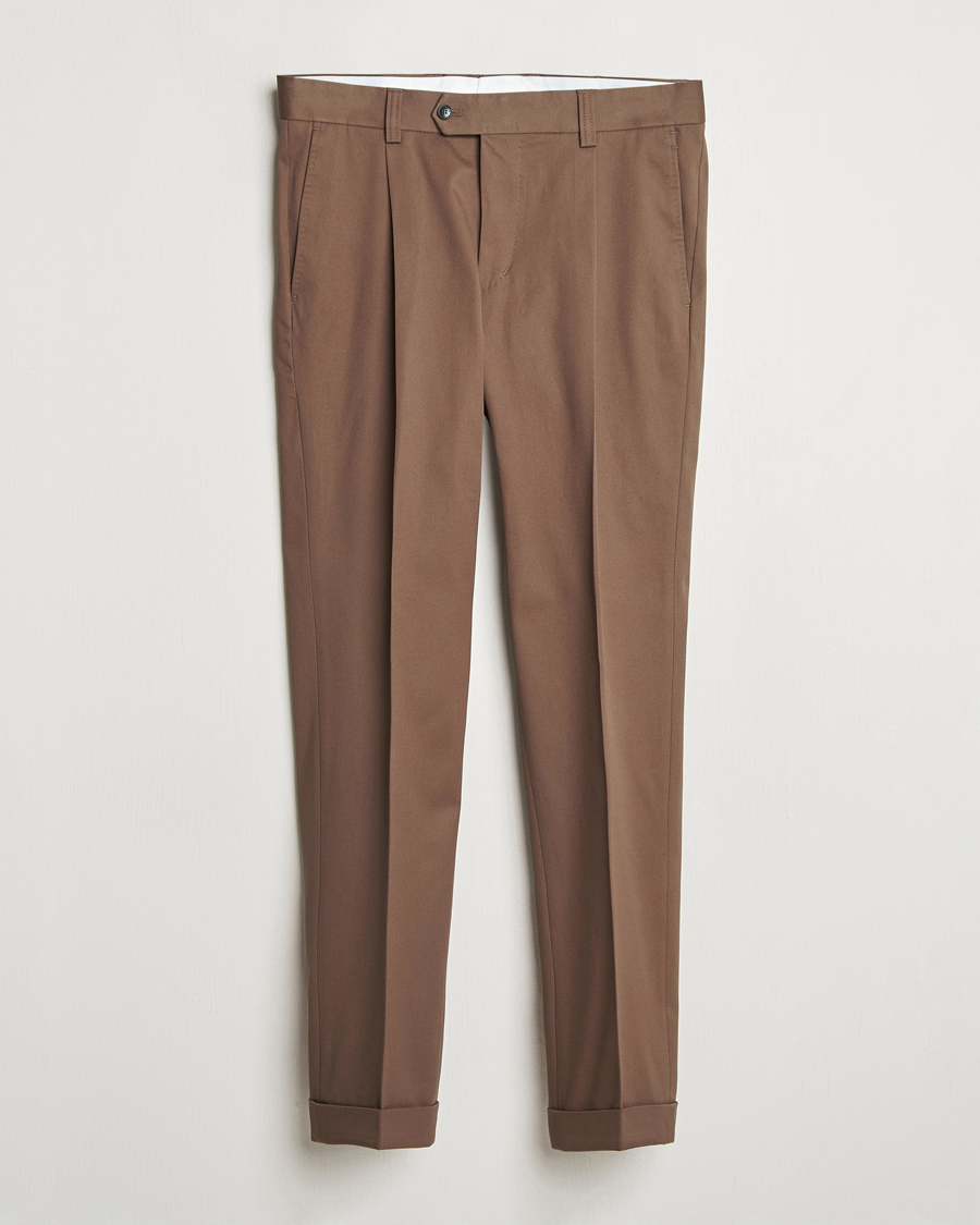 Men | Trousers | Tiger of Sweden | Tenuta Pleated Cotton Trousers Warm Brown