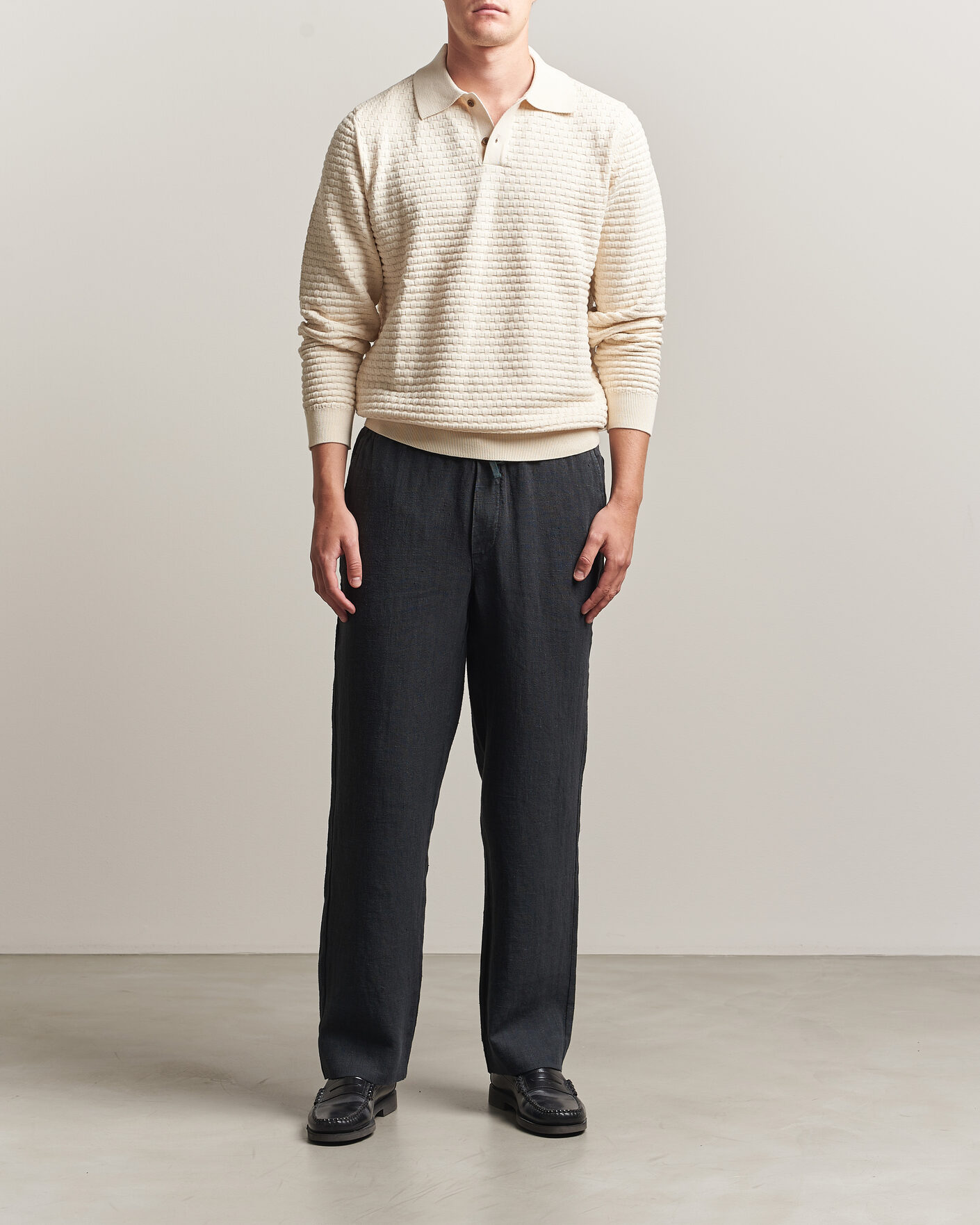 Men |  | A Day's March | Tamiat Linen Drawstring Trousers Black