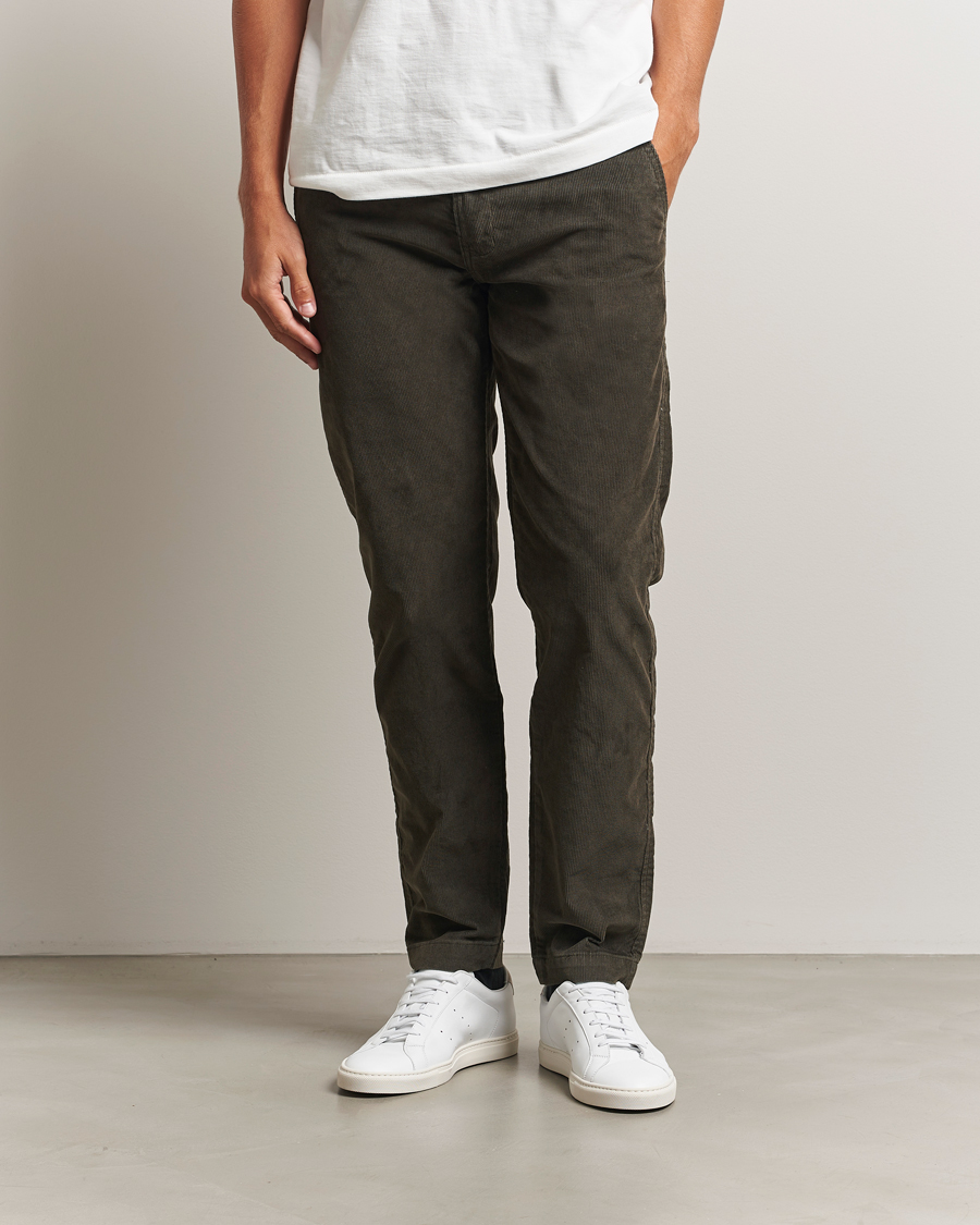 Men | Trousers | Levi's | 14W Corduroy Chino Black Olive