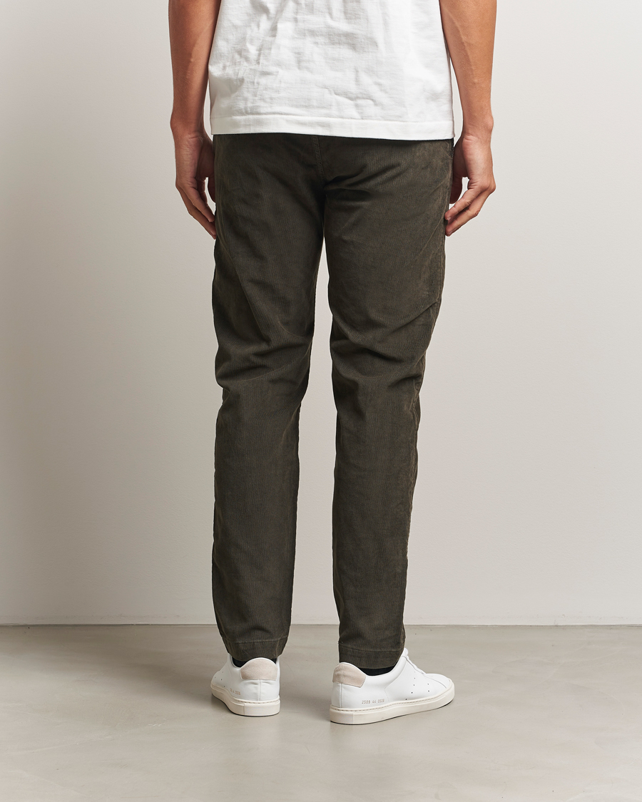 Men | Trousers | Levi's | 14W Corduroy Chino Black Olive