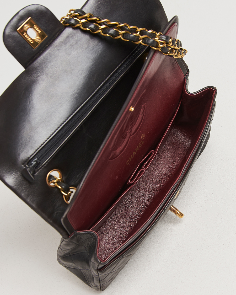 Men | Gifts for Her | Chanel Pre-Owned | Classic Double Flap Medium Lambskin Black