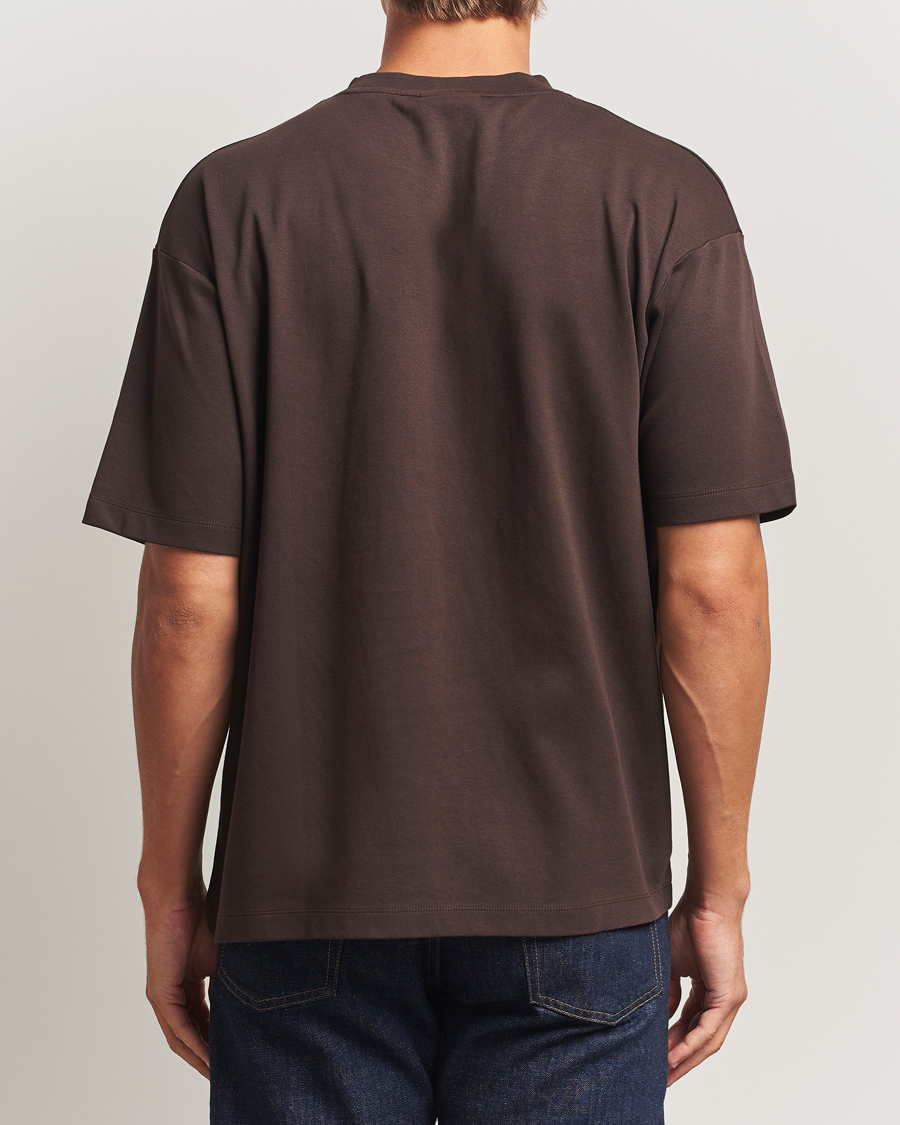 Men | T-Shirts | Drôle de Monsieur | Classic Slogan T-Shirt Dark Brown