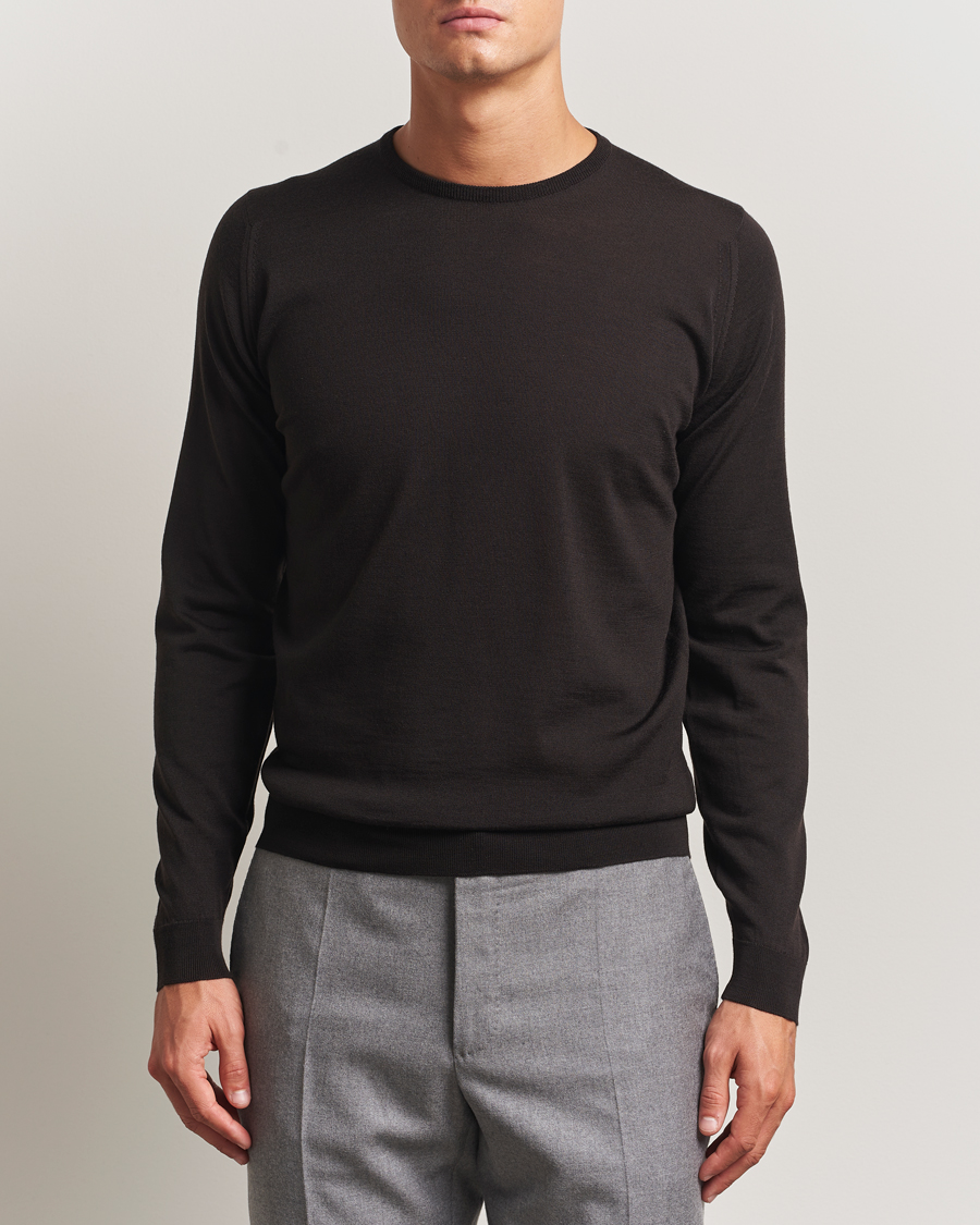 Men | Sweaters & Knitwear | John Smedley | Lundy Extra Fine Merino Crew Neck Faulkner Brown