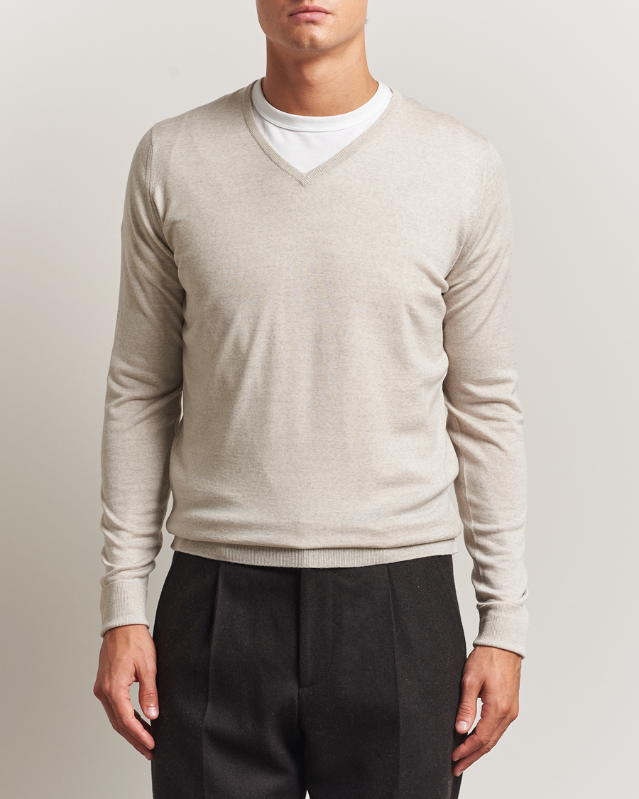 Men | Sweaters & Knitwear | John Smedley | Bobby Extra Fine Merino V-Neck Pullover Grey Fleece