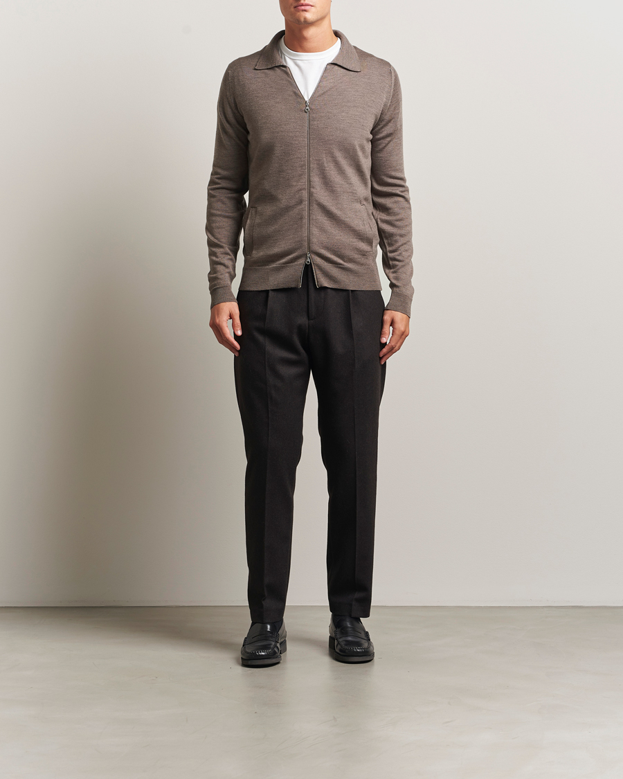 Men | Sweaters & Knitwear | John Smedley | Alston Extra Fine Merino Full Zip Mushroom Brown