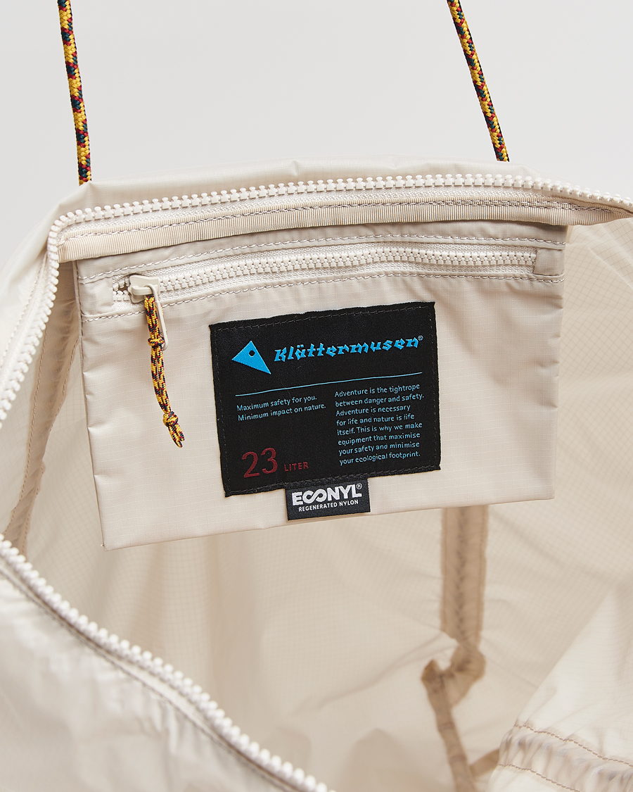 Klättermusen Gebo 23L Lightweight Totebag Putty Grey at CareOfCarl.com