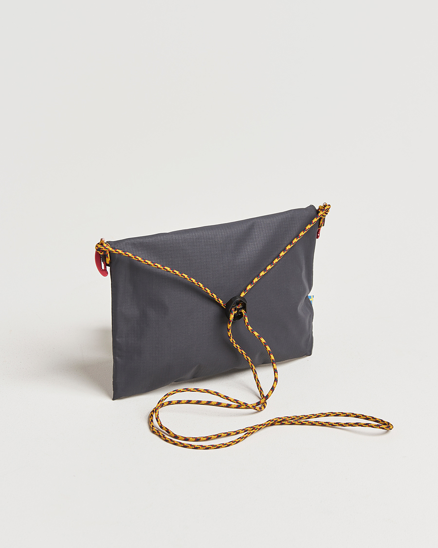 Men | Bags | Klättermusen | Hrid WP 1,5L Accessory Bag Raven