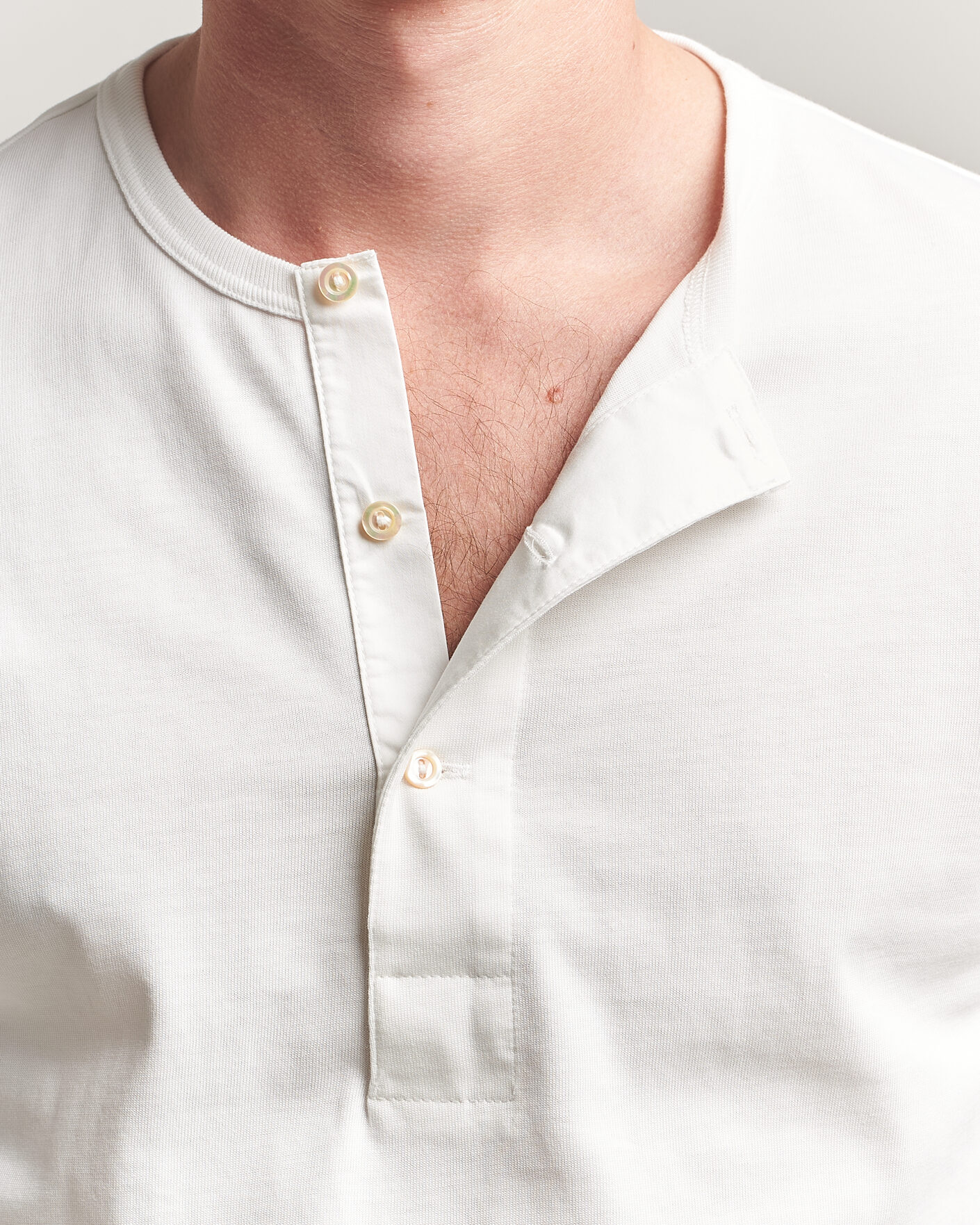 Men | T-Shirts | Merz b. Schwanen | Classic Fit Sturdy Organic Cotton Henley White