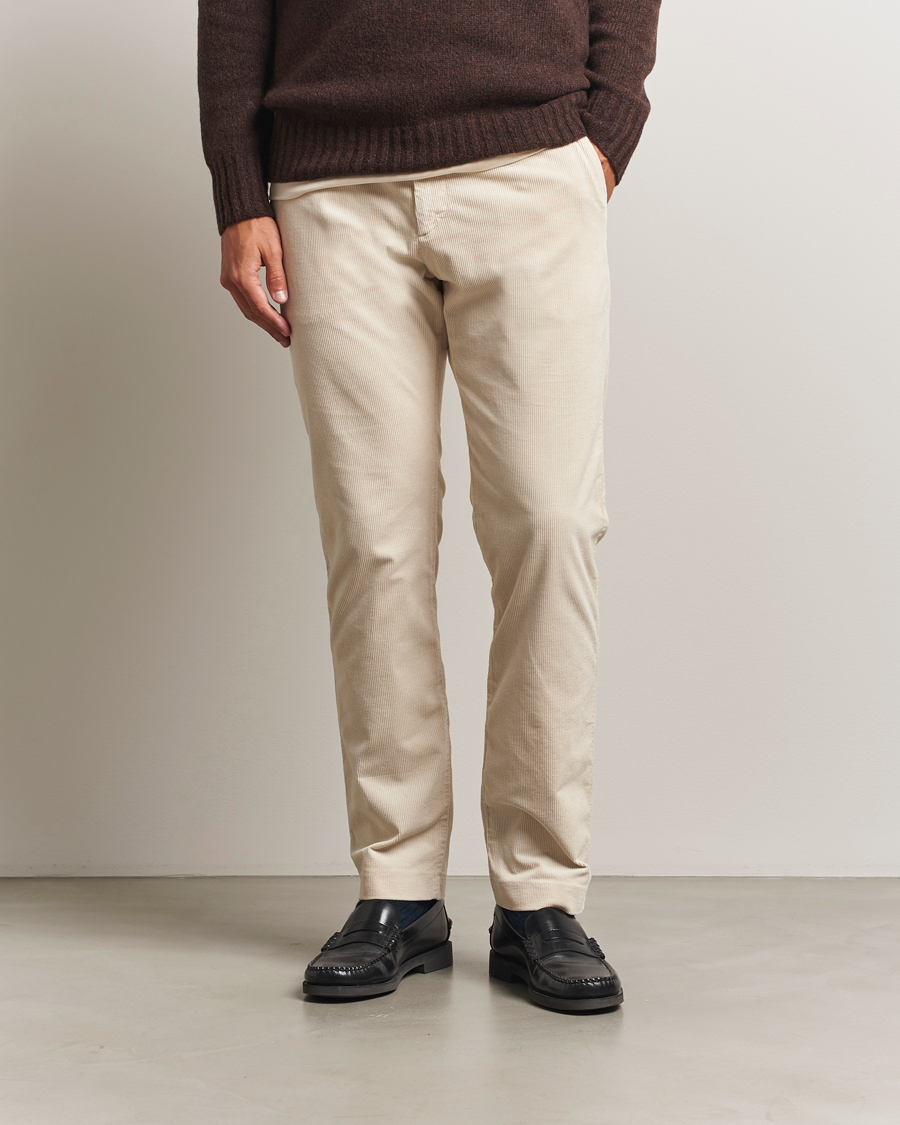 Men | Trousers | NN07 | Theo Regular Fit Corduroy Chinos Ivory