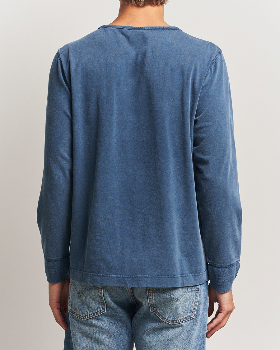 Men | Sweaters & Knitwear | Nudie Jeans | Long Sleeved Henley Washed Blue