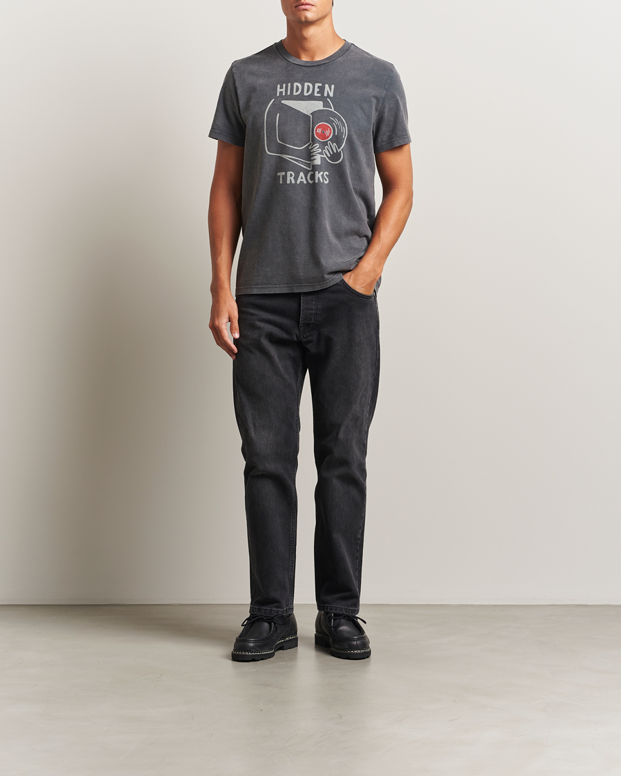 Men | T-Shirts | Nudie Jeans | Roy Hidden Track T-Shirt Antracite