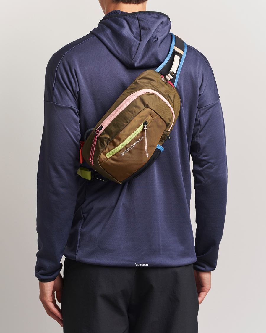 Men | Bags | Peak Performance | Outdoor Slingbag Meadow Moss