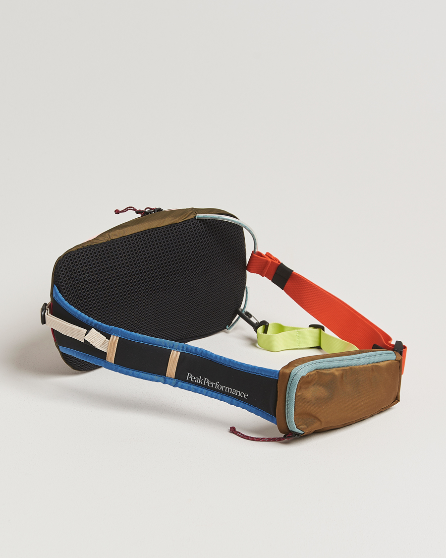 Men | Bags | Peak Performance | Outdoor Slingbag Meadow Moss