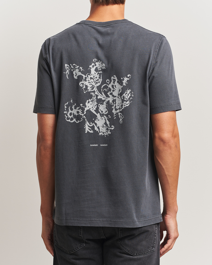 Men | T-Shirts | Samsøe Samsøe | Phil Printed Crew Neck T-Shirt Washed Black