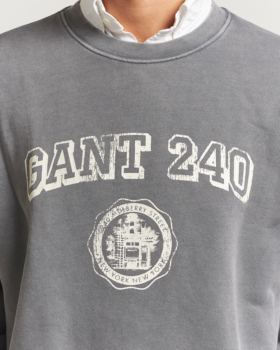 Men | Sweaters & Knitwear | GANT 240 Mulberry Street | Vintage Graphic Crew Neck Sweatshirts Steel Grey