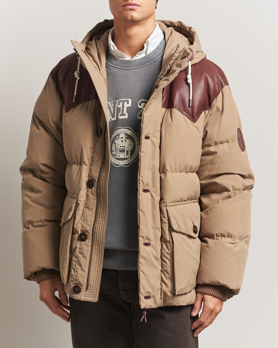 Men | Coats & Jackets | GANT 240 Mulberry Street | Cotton Down Hooded Jacket Carmel Beige
