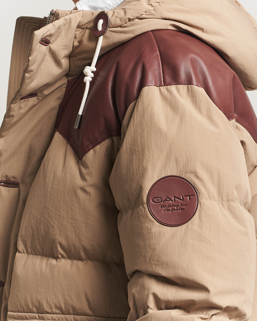 Men | Coats & Jackets | GANT 240 Mulberry Street | Cotton Down Hooded Jacket Carmel Beige