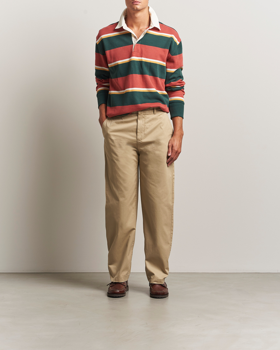 Men | Trousers | GANT 240 Mulberry Street | Relaxed Fit Cotton Twill Chinos Woody Beige