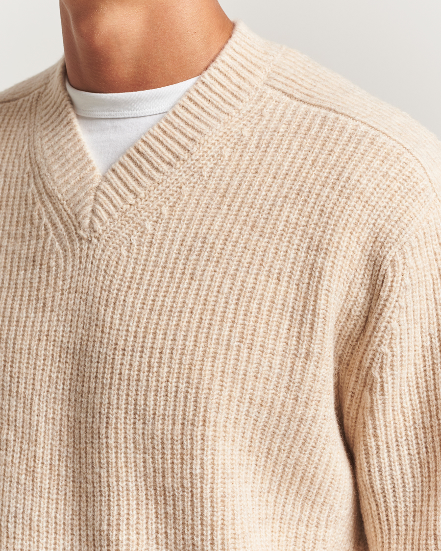 Men | Sweaters & Knitwear | J.Lindeberg | Vitor Wool Heavy Knitted V-Neck Moonbeam Melange