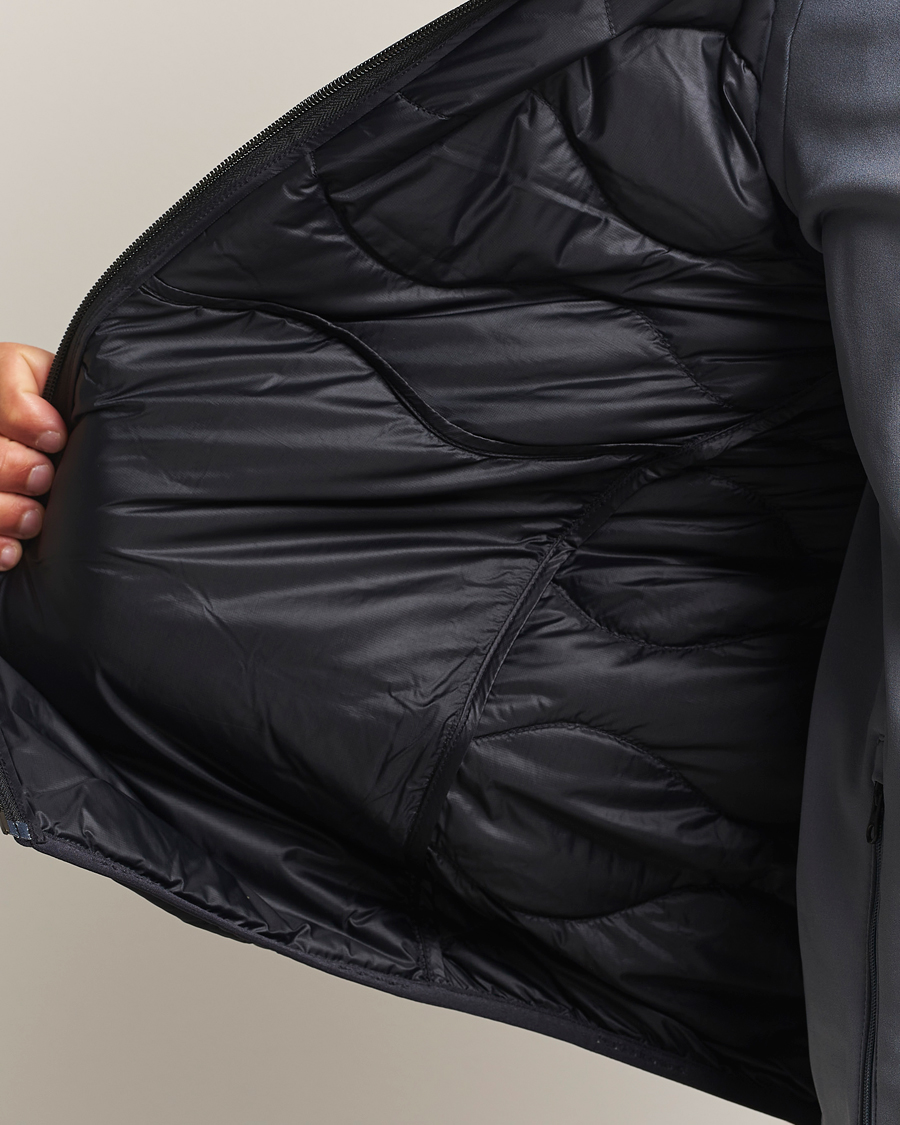 Men | Gilets | Peak Performance | Helium Down Vest Black