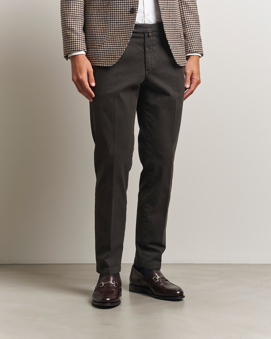 Men | Trousers | Briglia 1949 | Easy Fit Pleated Cotton Stretch Chino Dark Brown